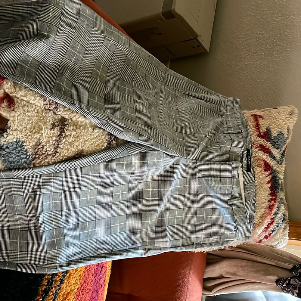 Nice pants light weight only worn 2